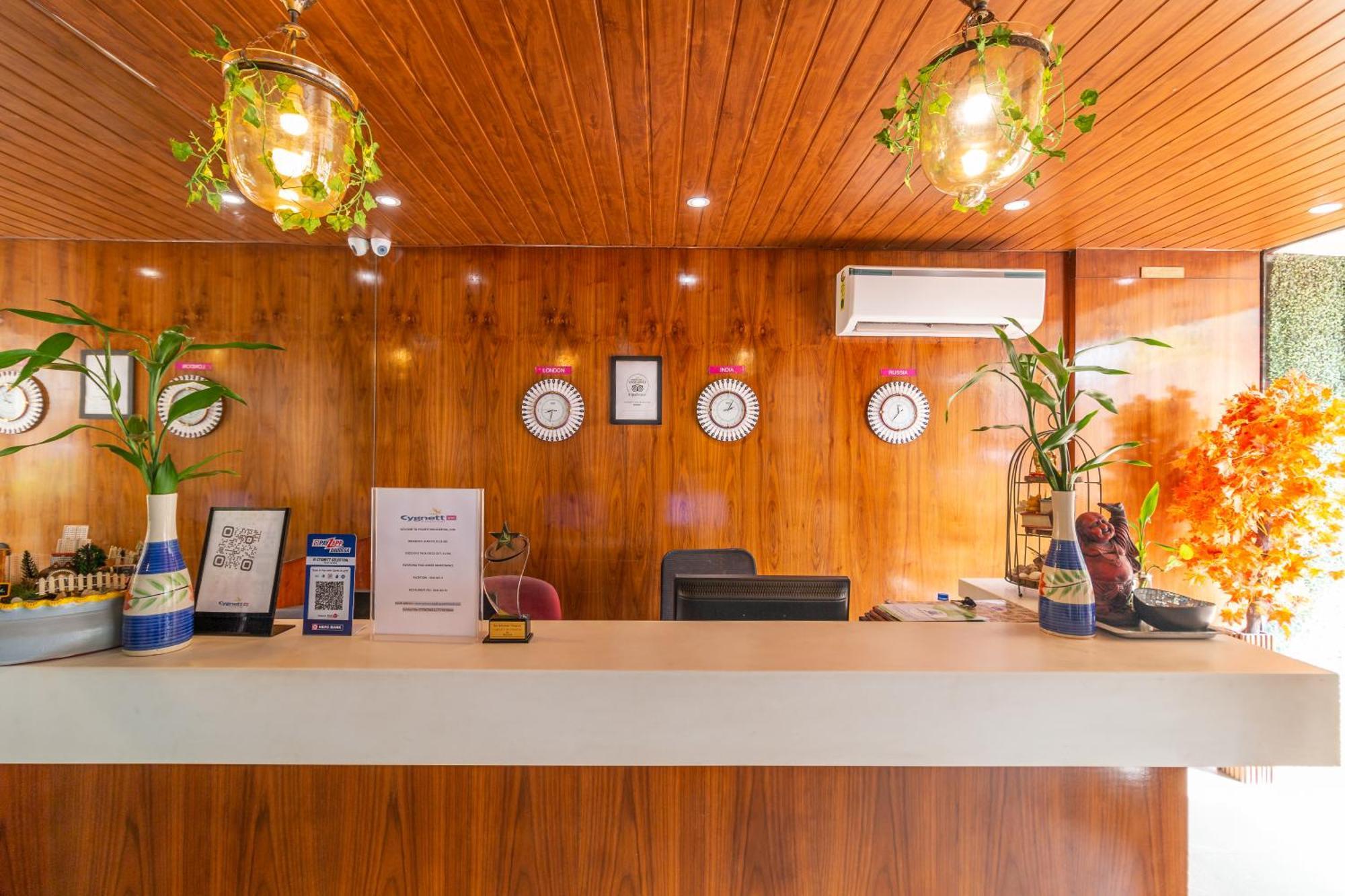 Hotel Celestiial , Candolim Exterior photo
