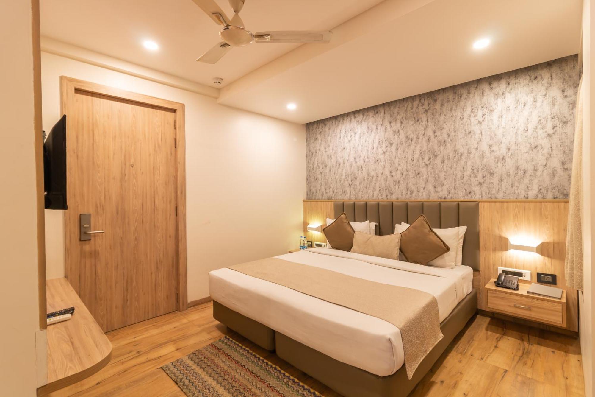 Hotel Celestiial , Candolim Exterior photo