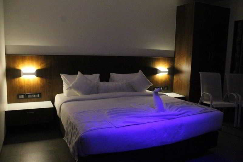 Hotel Celestiial , Candolim Exterior photo